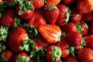 Клубника при диабете 2 типа: сладкое удовольствие без вреда для сахара? Клубника при диабете 2 типа: сладкое удовольствие без вреда для сахара?